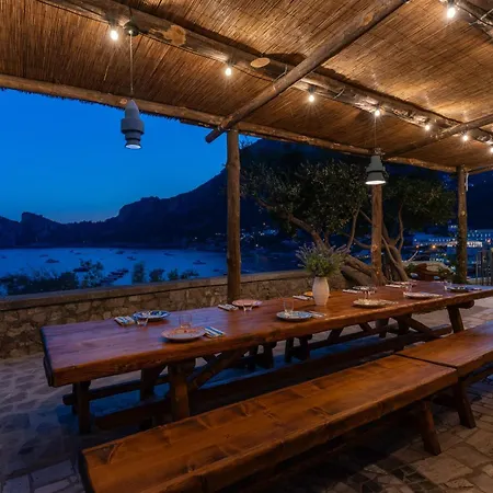 Neranite Bay Views Pool & Jacuzzi