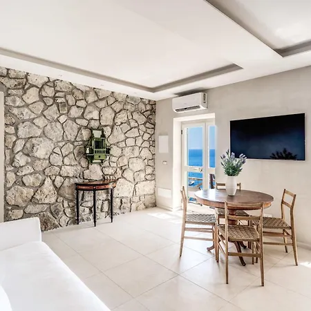 Neranite Bay Views Pool & Jacuzzi Villa *