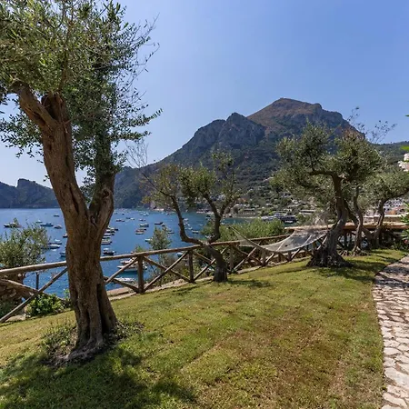 Neranite Bay Views Pool & Jacuzzi