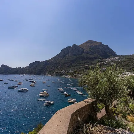 Neranite Bay Views Pool & Jacuzzi Villa