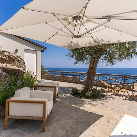 Villa Neranite Bay Views Pool & Jacuzzi *