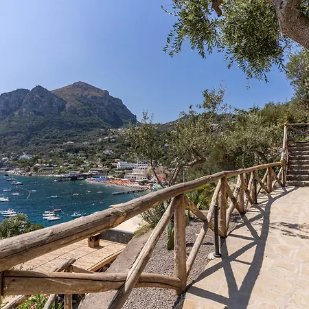 Villa Neranite Bay Views Pool & Jacuzzi